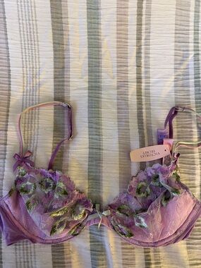 Victoria's Secret Lavender & Green Floral Lace Underwire Bra